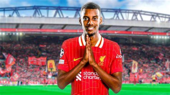 Alexander Isak girlfriend: Is Alexander Isak dating? 1 alexander isak