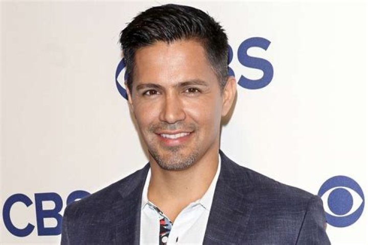 Jay Hernandez Age, Weight, Height, Measurements