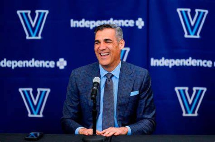 Does Jay Wright have a brother or sister? 1 Jay Wright