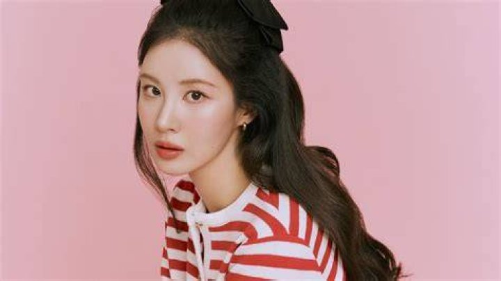 Seo-hyun in Jung_E