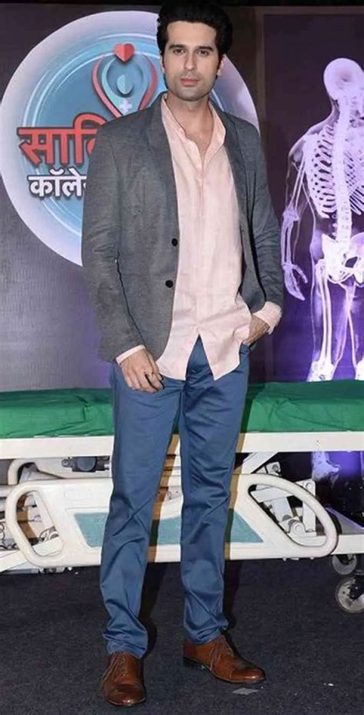Vikram Sakhalkar Net Worth